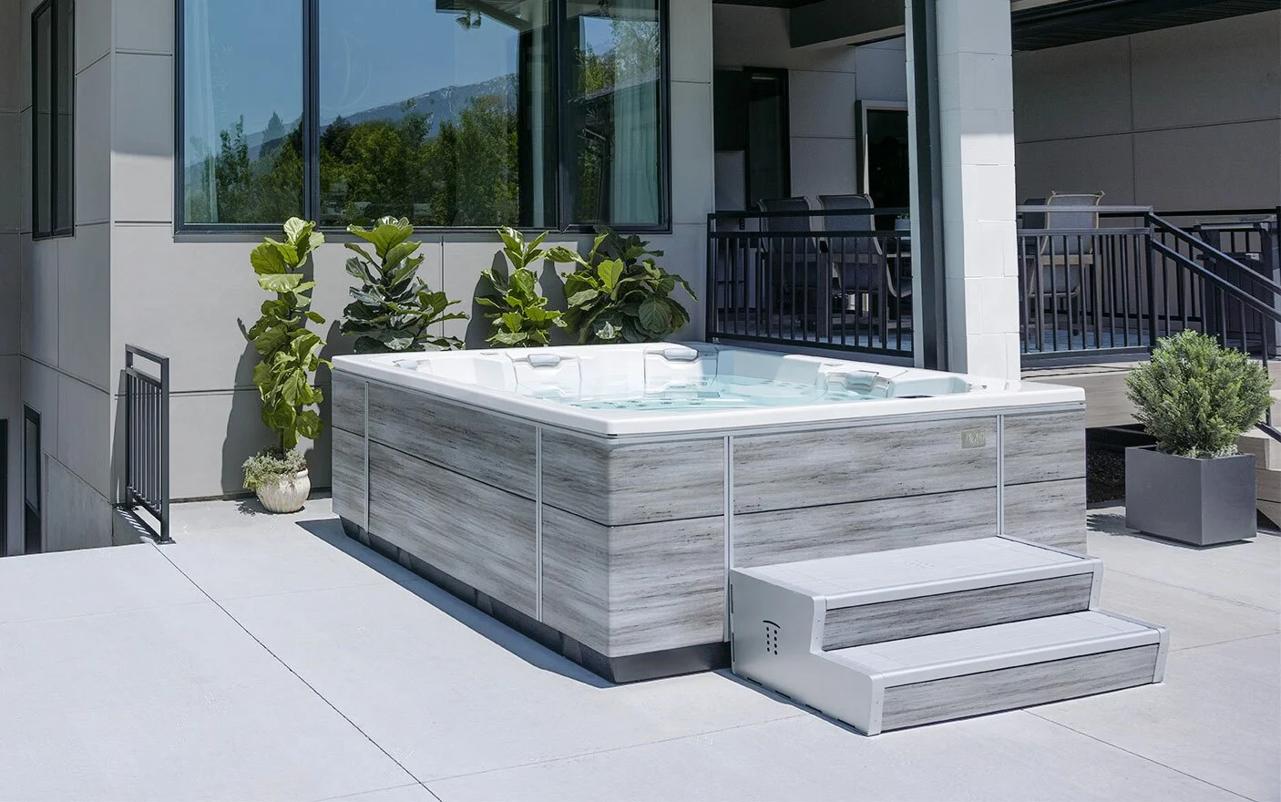M Series™ Hot Tubs