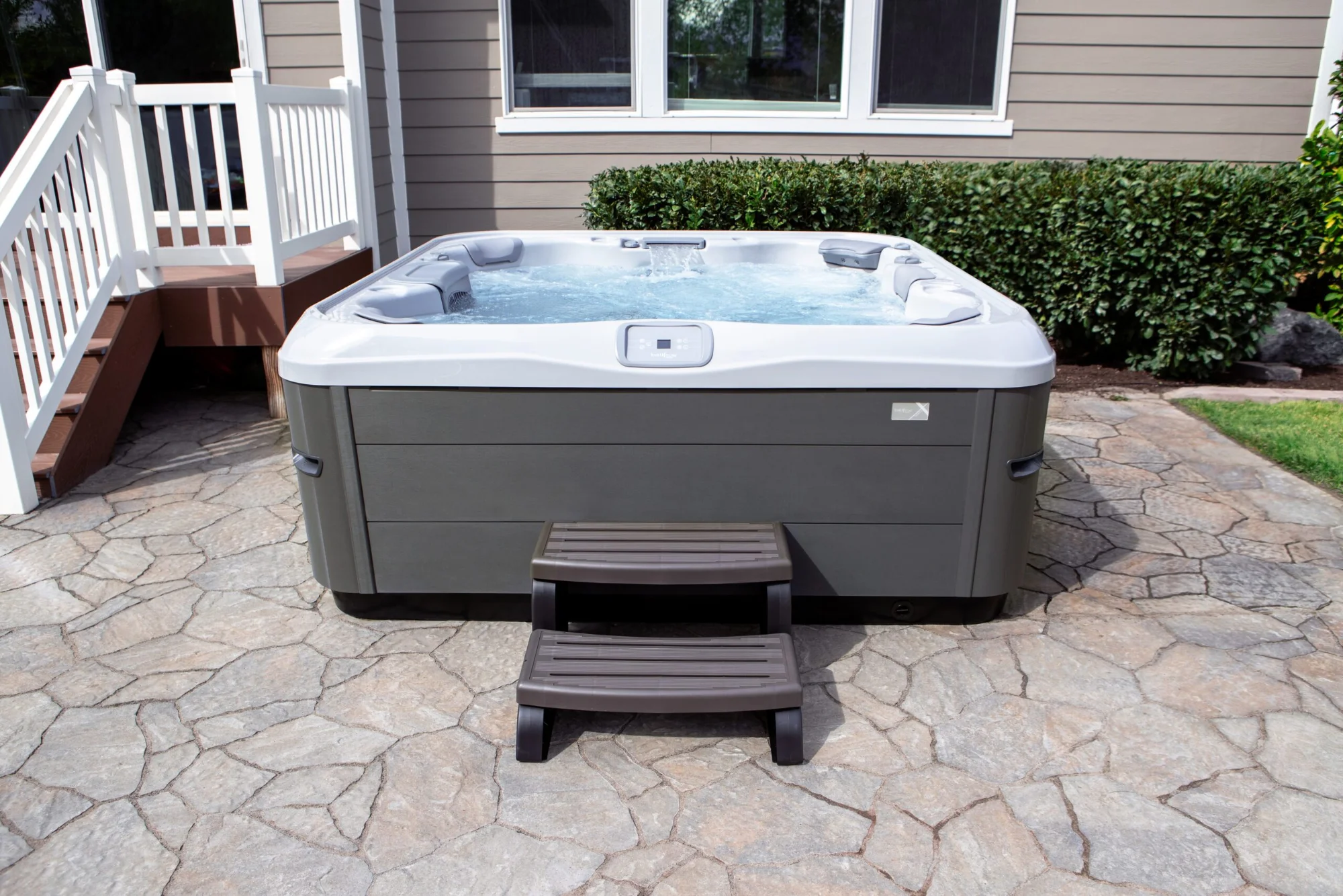 X Series™ Hot Tubs