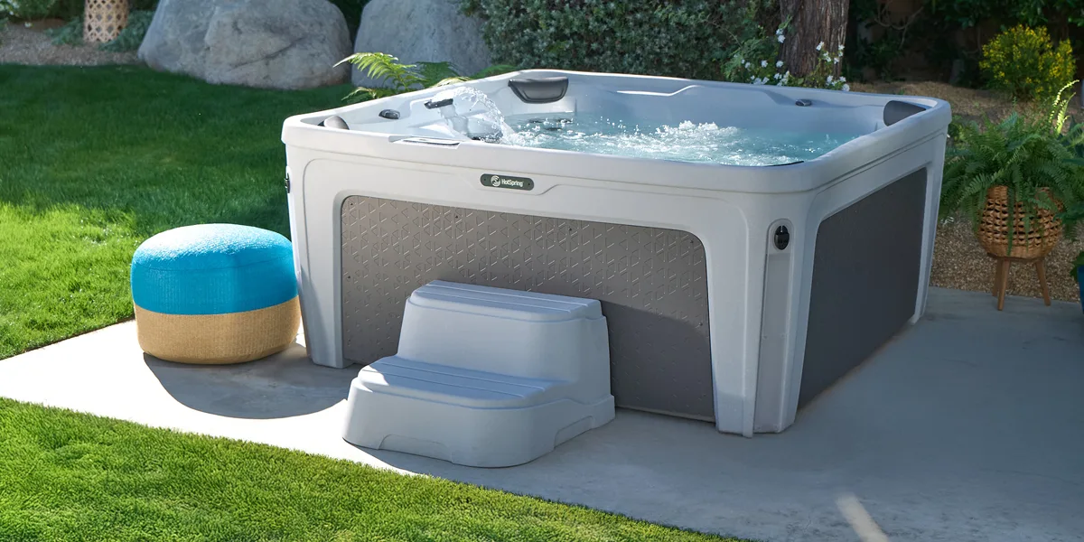 Freeflow® Collection Hot Tubs